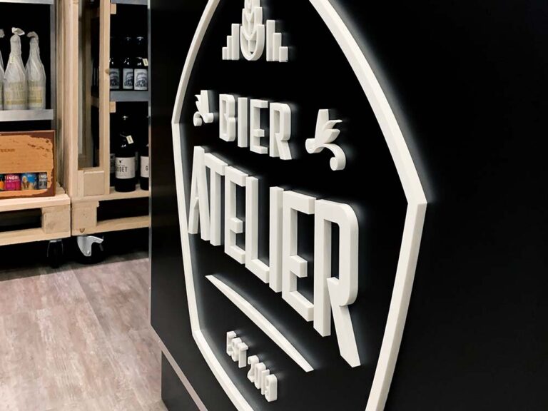 insegna da interno in plex